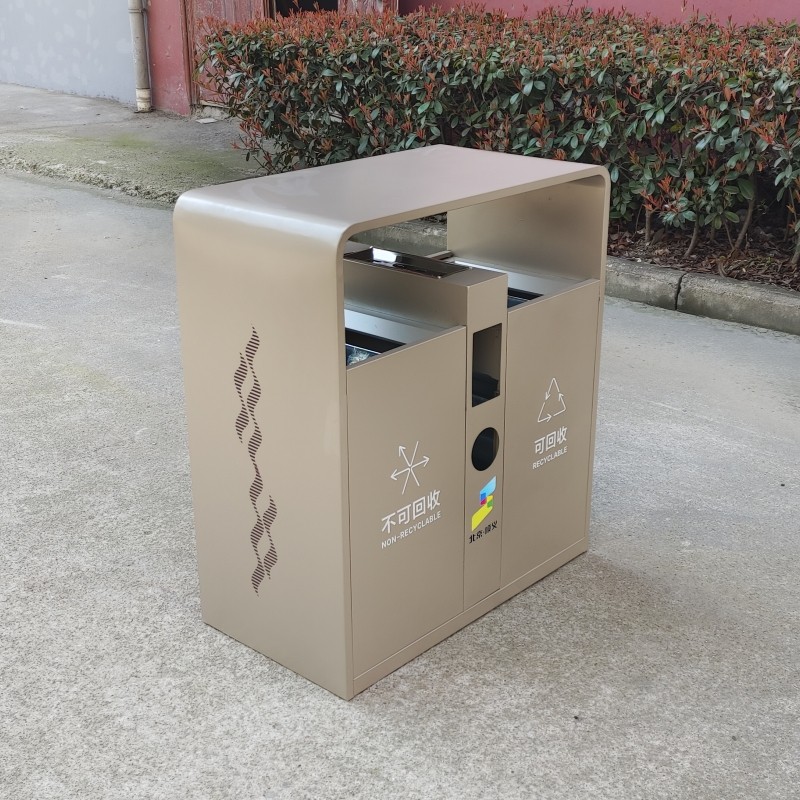 城市街道垃圾桶